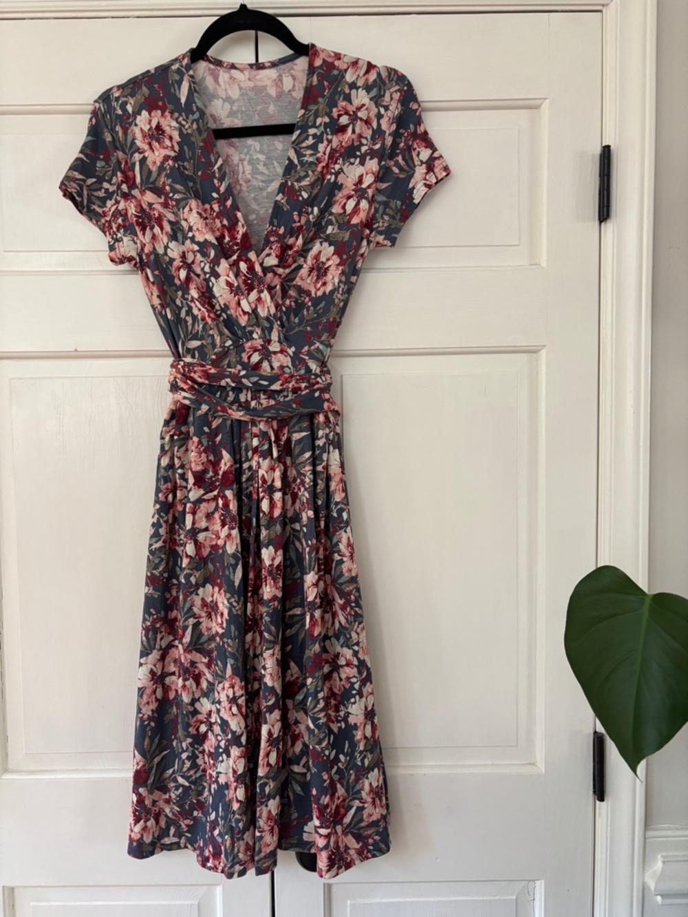 Garnet Hill Floral Faux Wrap Dress Size Small V-Neck Cottage Blue Pink Feminine - Picture 2 of 13